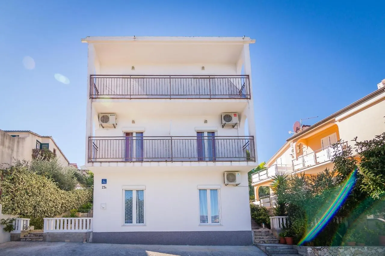 טרוגיר Apartments With A Parking Space Arbanija, Ciovo - 7543 0*,